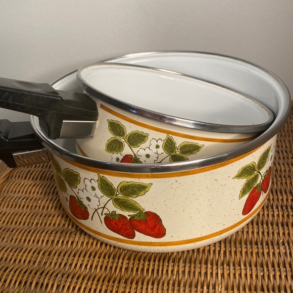 Other - Enamel Strawberry print sauce pan set 1970s retro no lids